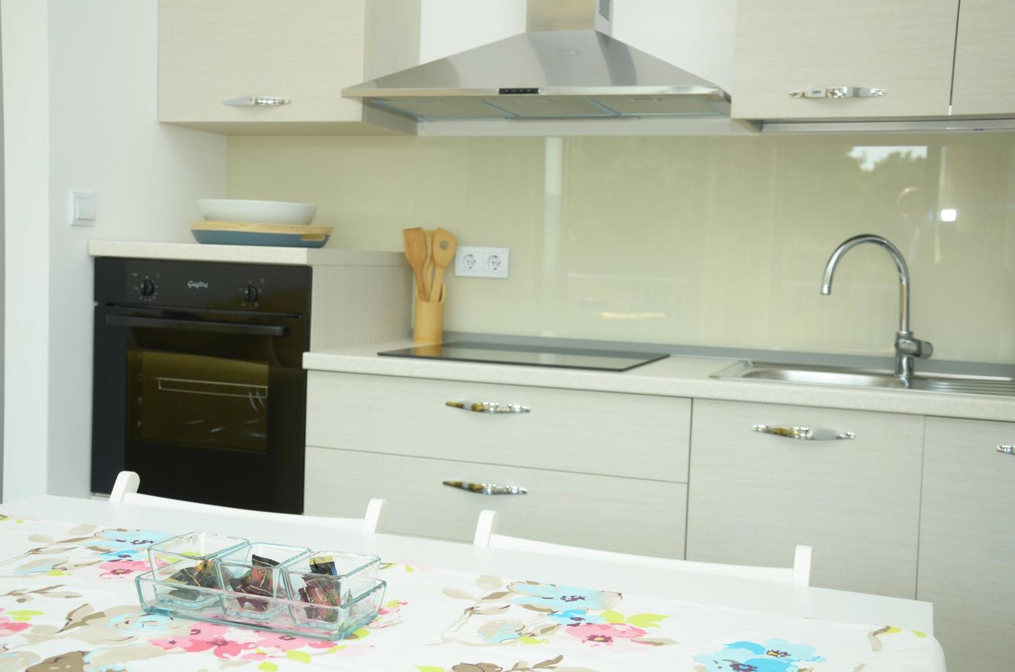 Lozna Residence Postira Εξωτερικό φωτογραφία