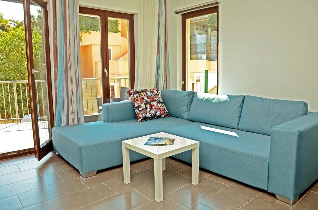 Lozna Residence Postira Εξωτερικό φωτογραφία
