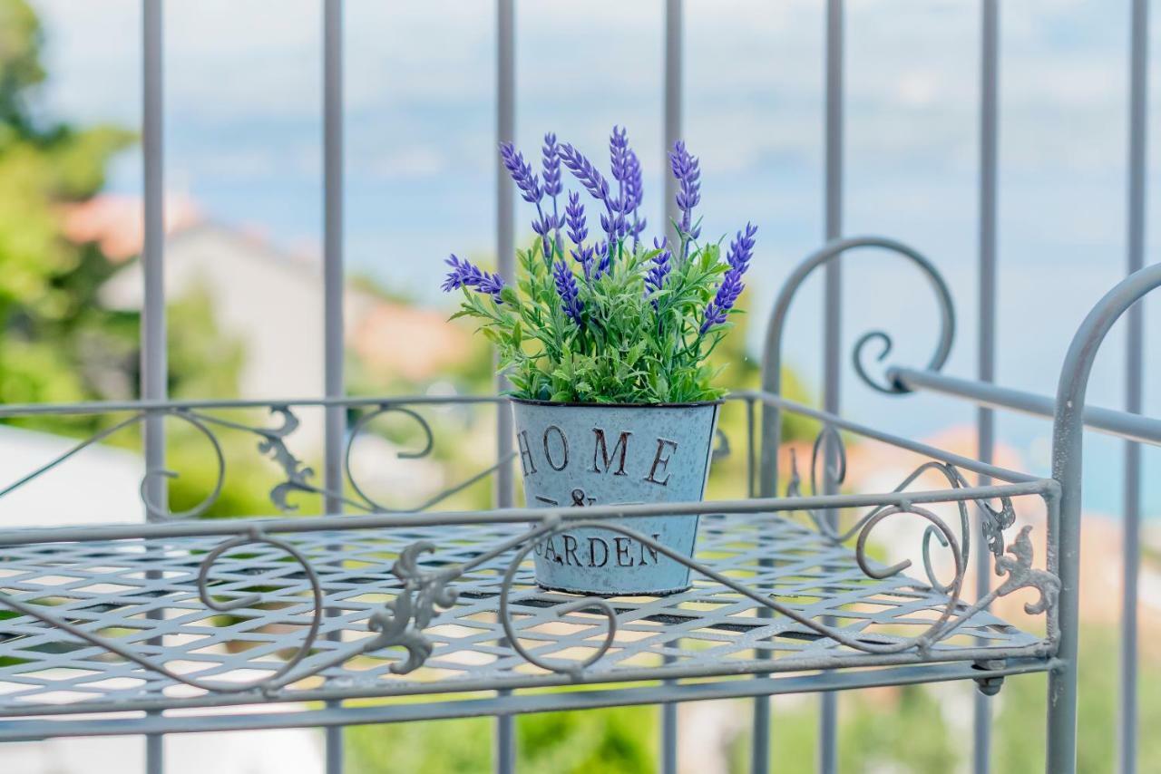 Lozna Residence Postira Εξωτερικό φωτογραφία